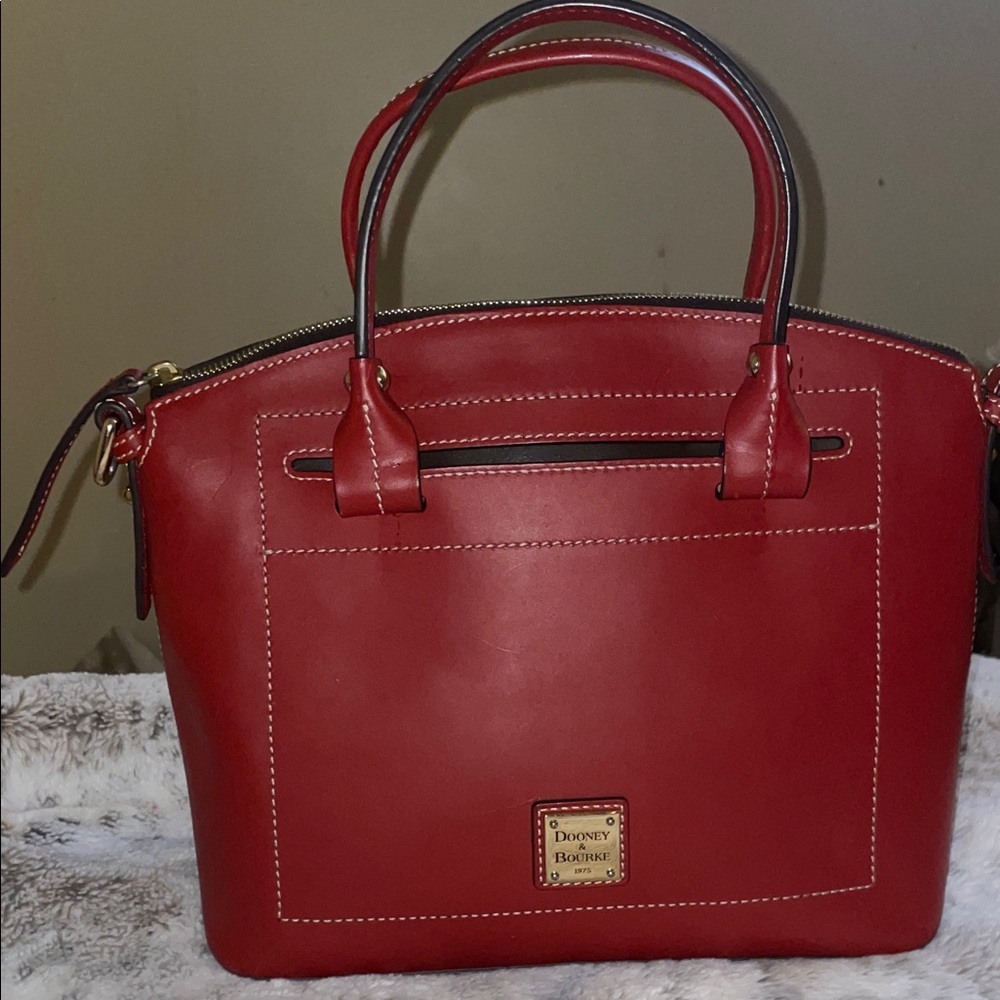 Dooney & Bourke Beacon Elegant Rich Red Satchel 12”L x 6”H New 🌺🌸